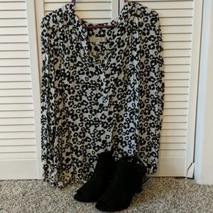 Black and white dress shirt! Cute floral pattern